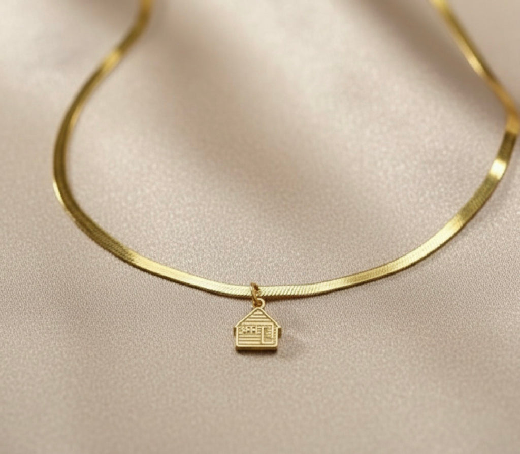 Snake necklace with pendant