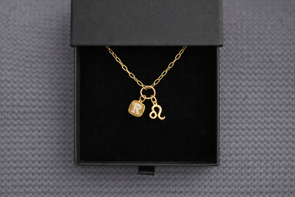 Goldene Charm-Kette mit Sternzeichen & Initiale, „ME“ Halskette